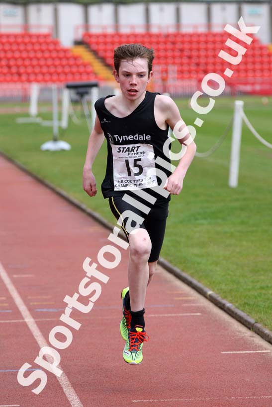 Boys under-13s 1500 metres, North Eastern Champs, Gateshead Stadium. Photo: David T. Hewitson/Sports for All Pics